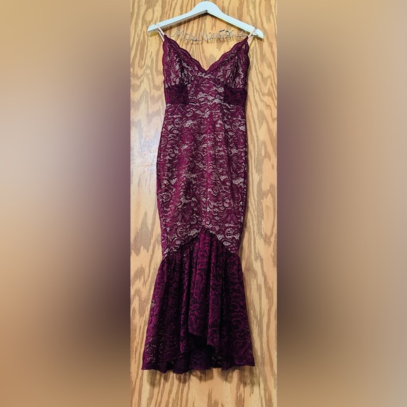 ASOS - Lace Plunge Pephem Midi Dress - NWT (size 4) - Picture 1 of 6